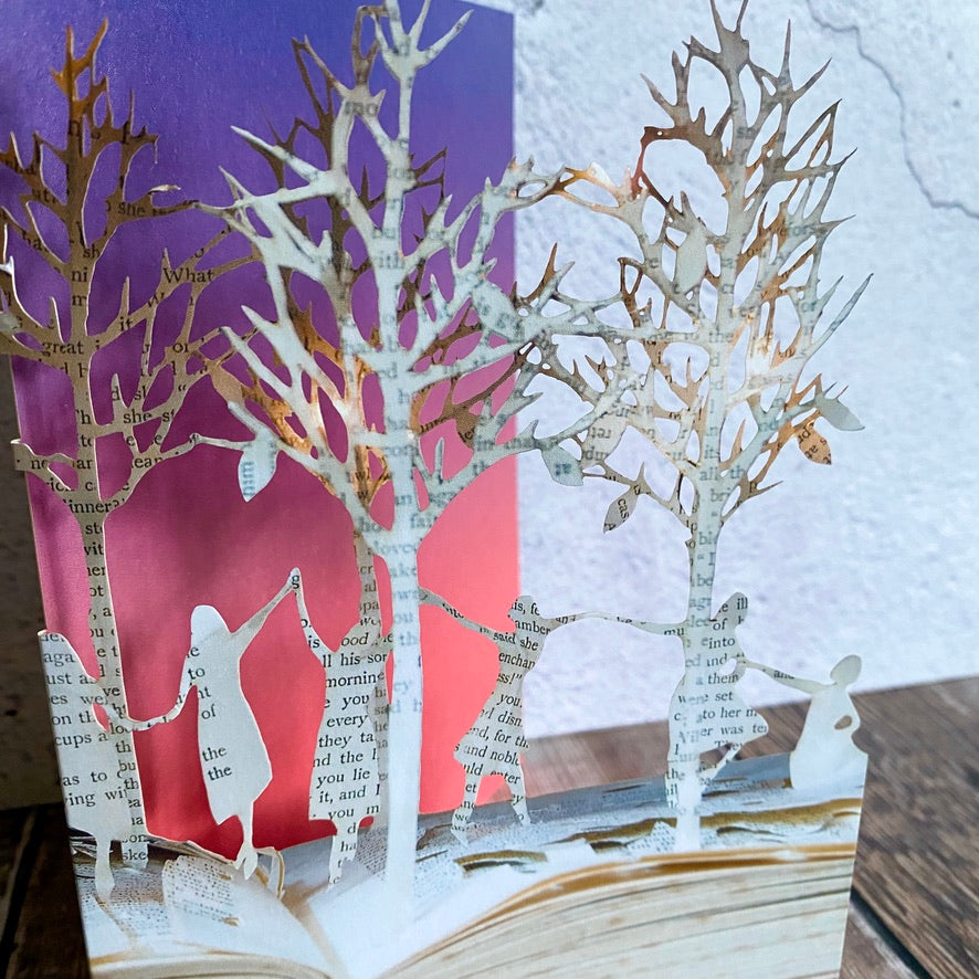 Dancing Princesses - Scissors Paper Tree Lasercut Card,  Su Blackwell GC2452
